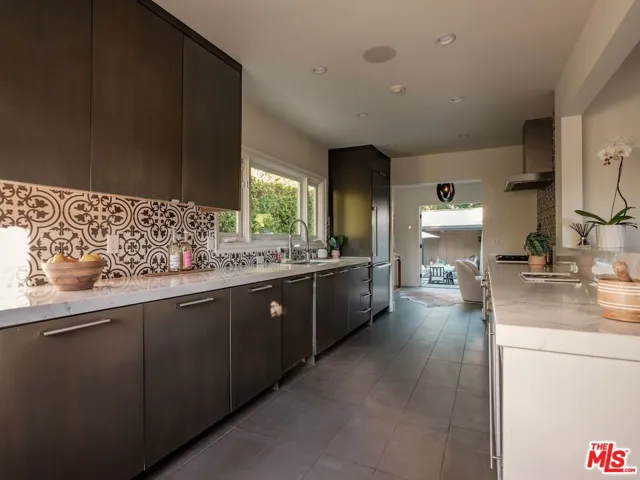 430 N Flores Street, Los Angeles, California 90048