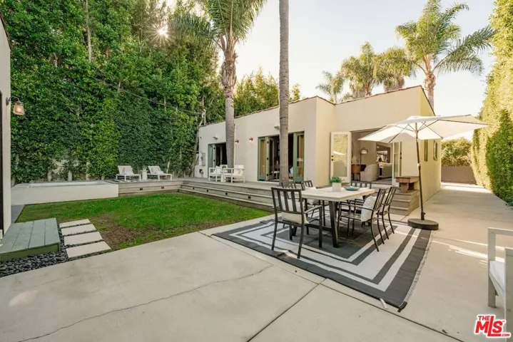 430 N Flores Street, Los Angeles, California 90048