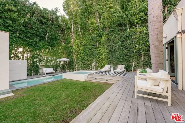 430 N Flores Street, Los Angeles, California 90048