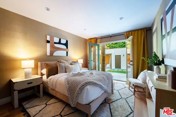 430 N Flores Street, Los Angeles, California 90048