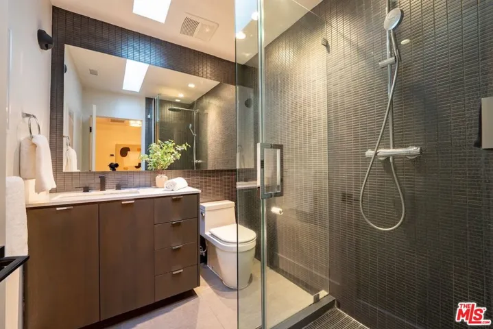 430 N Flores Street, Los Angeles, California 90048