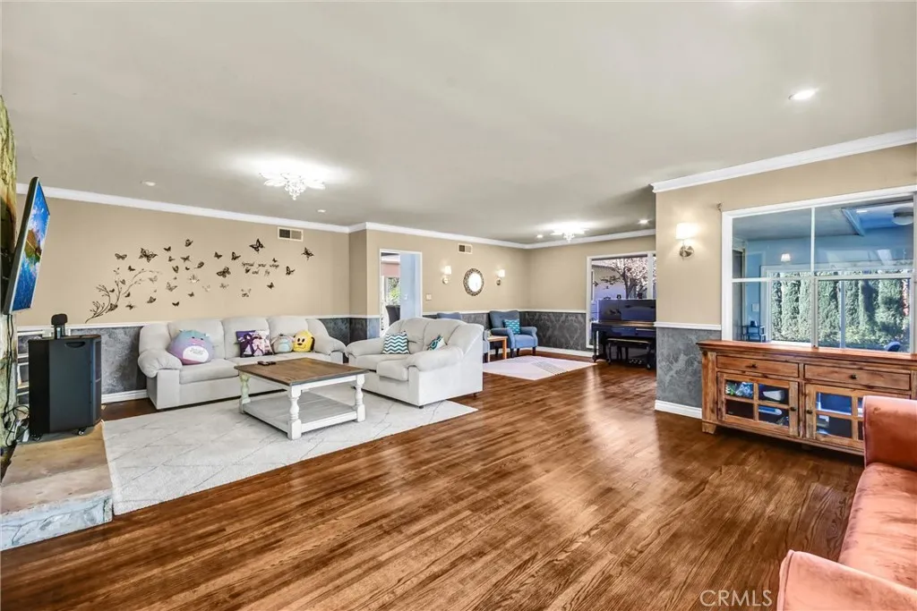 2880 N Theodora, Covina, California 91724 home-pic-6