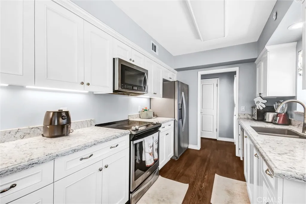 2880 N Theodora, Covina, California 91724 home-pic-17