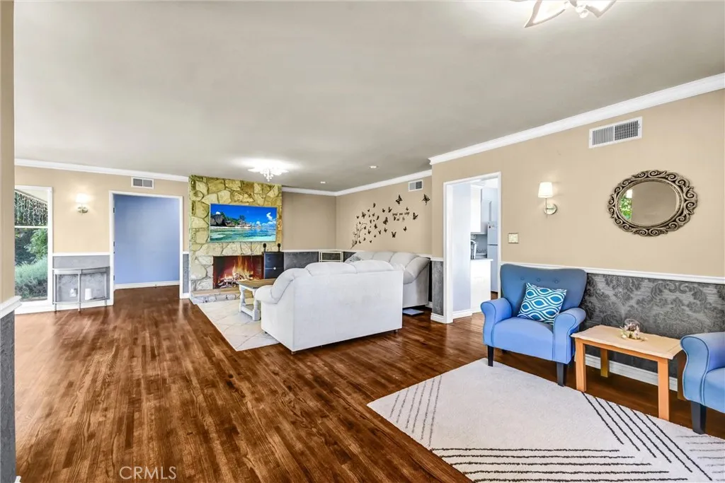 2880 N Theodora, Covina, California 91724 home-pic-9