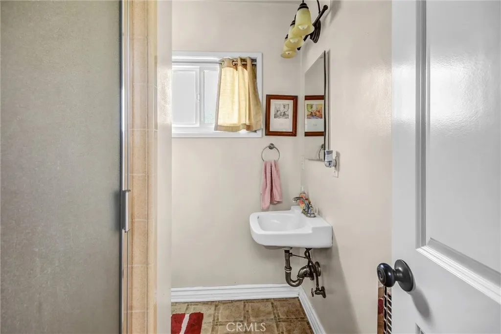 2880 N Theodora, Covina, California 91724 home-pic-29