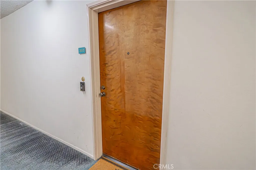 4239 Via Arbolada 303, Los Angeles, California 90042 home-pic-40