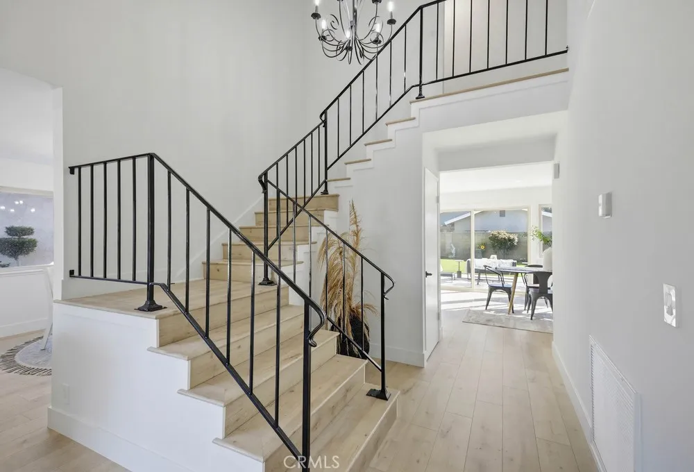 2228 E Nyon Avenue, Anaheim, California 92806 home-pic-24