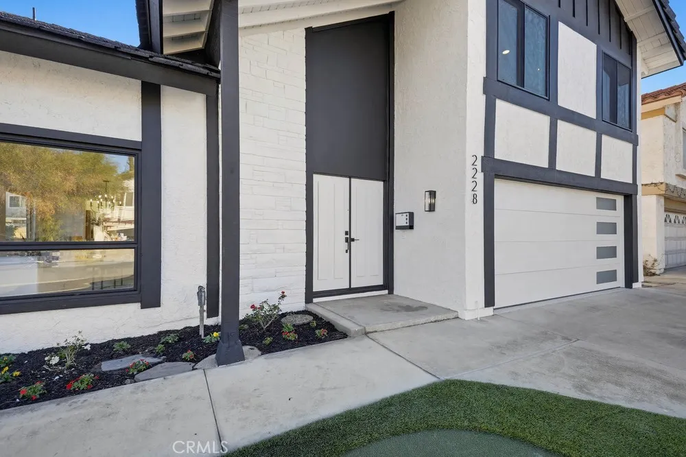 2228 E Nyon Avenue, Anaheim, California 92806 home-pic-4