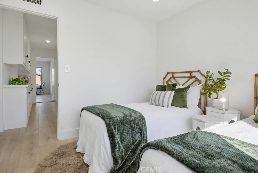 2228 E Nyon Avenue, Anaheim, California 92806 home-pic-36