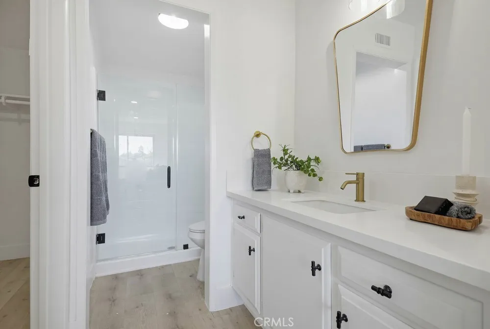 2228 E Nyon Avenue, Anaheim, California 92806 home-pic-31