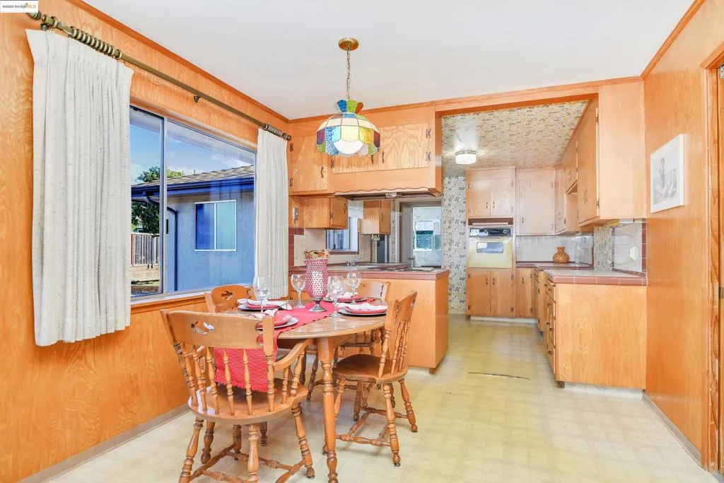 2266 Harborview Dr, San Leandro, California 94577 home-pic-11