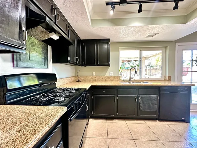 1142 Brentwood, Rialto, California 92376