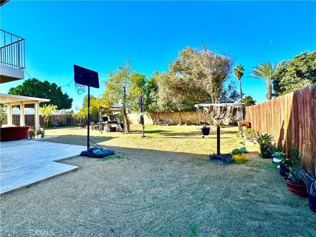1142 Brentwood, Rialto, California 92376