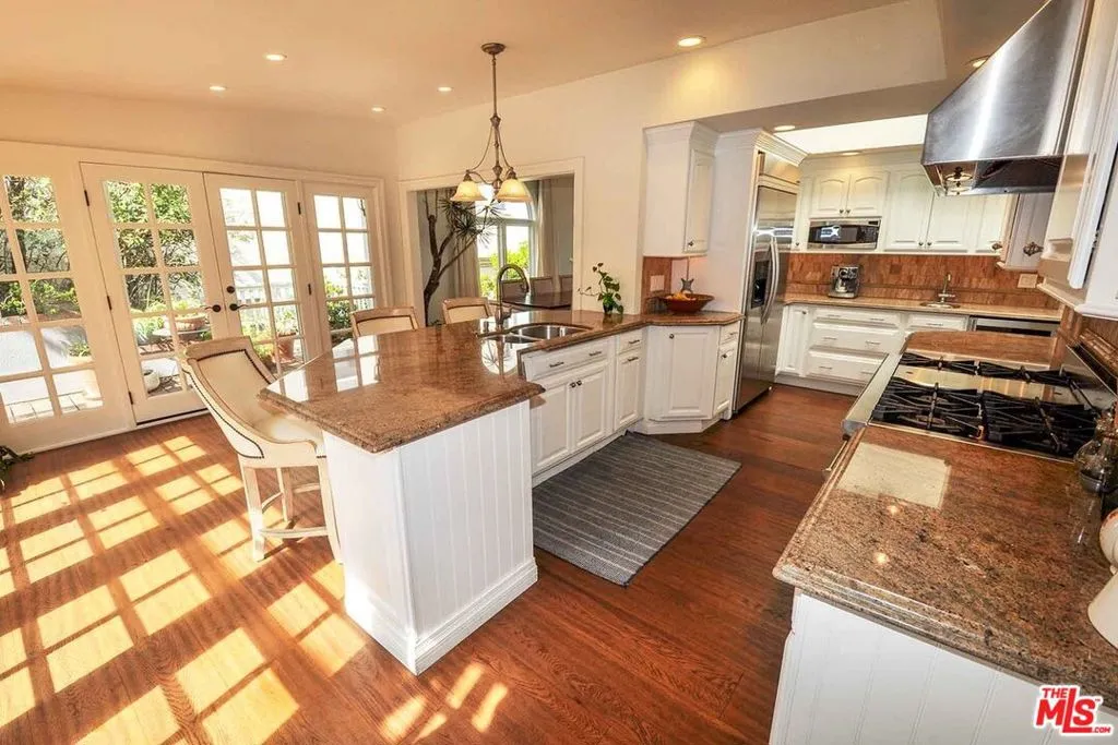 218 Montreal Street, Playa Del Rey, California 90293 home-pic-39