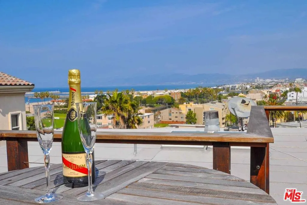 218 Montreal Street, Playa Del Rey, California 90293 home-pic-53