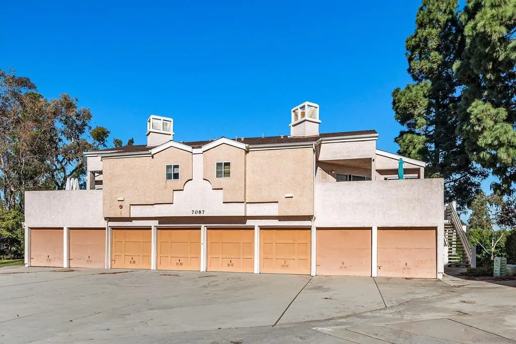 7087 Camino Revueltos home-pic-1