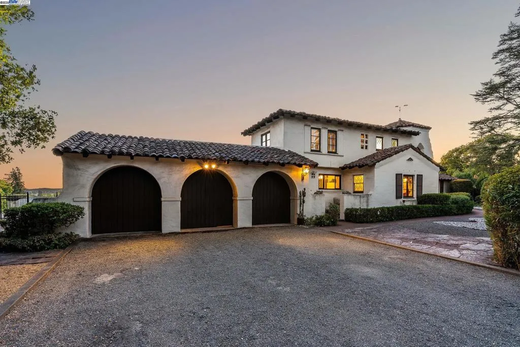 921 Warren Street, Hayward, California 94541 home-pic-0