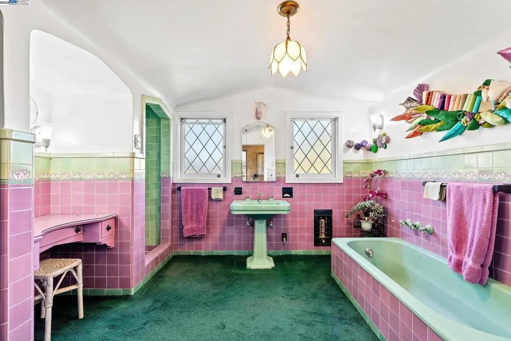 921 Warren Street, Hayward, California 94541 home-pic-35