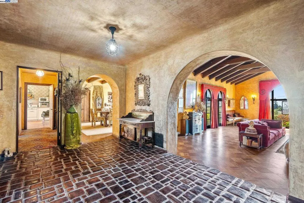 921 Warren Street, Hayward, California 94541 home-pic-12