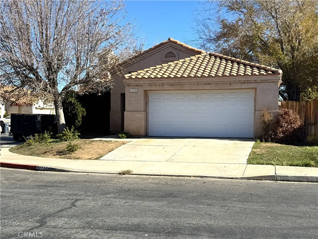 37744 Harvey Street, Palmdale, California 93550 home-pic-0