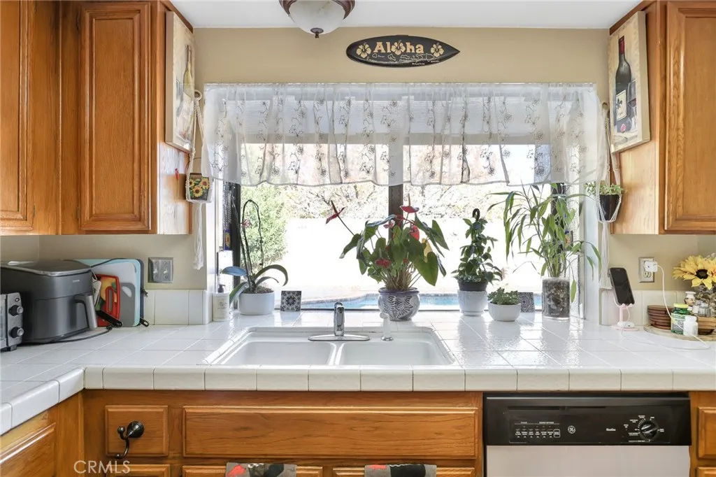 3027 W Avenue J4, Lancaster, California 93536 home-pic-11