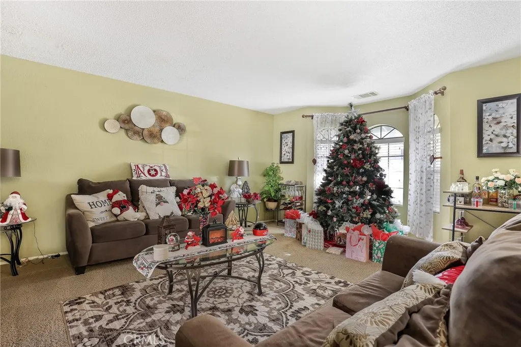 3027 W Avenue J4, Lancaster, California 93536 home-pic-5