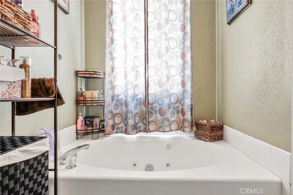 3027 W Avenue J4, Lancaster, California 93536 home-pic-18