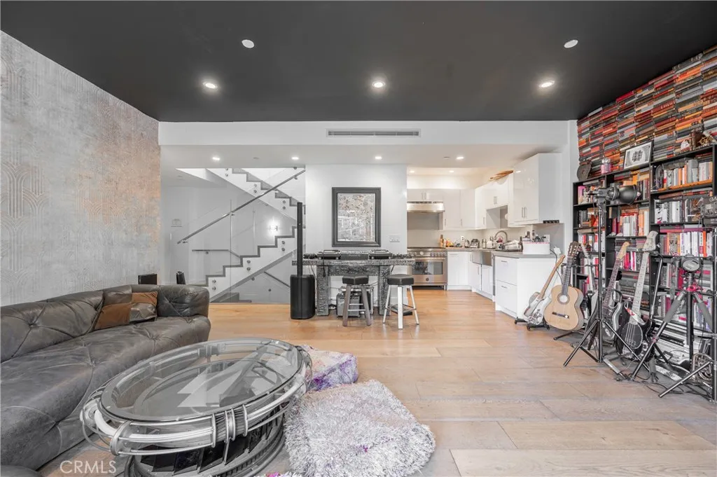 2239 Laurel Canyon, Los Angeles, California 90046 home-pic-6
