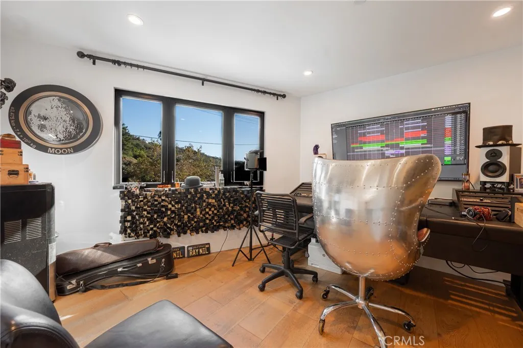 2239 Laurel Canyon, Los Angeles, California 90046 home-pic-15