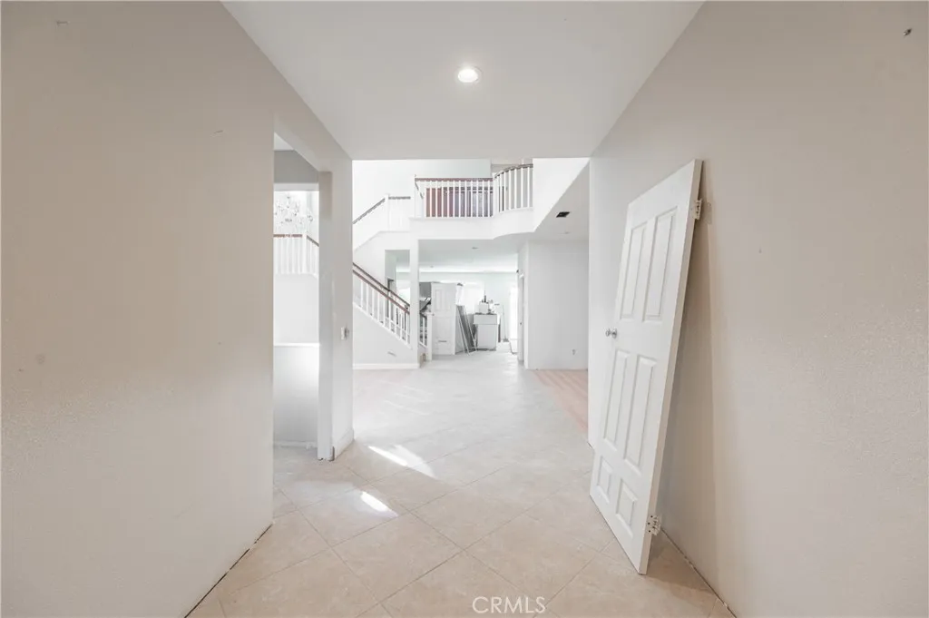 29276 Discovery Ridge, Saugus, California 91390 home-pic-1