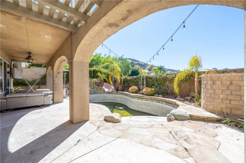 29276 Discovery Ridge, Saugus, California 91390 home-pic-18