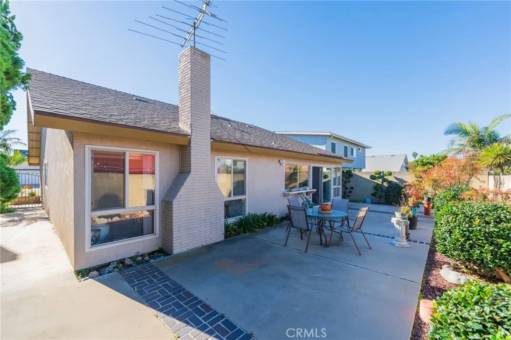 949 Fernrest Drive, Harbor City, California 90710 home-pic-28