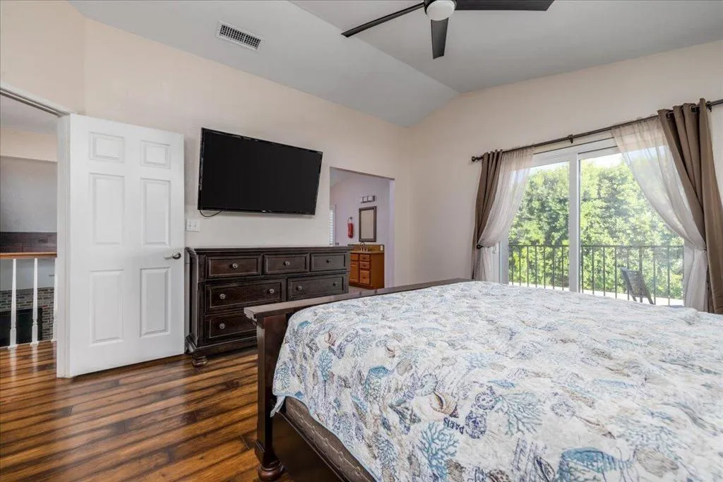 21-Primary Bedroom