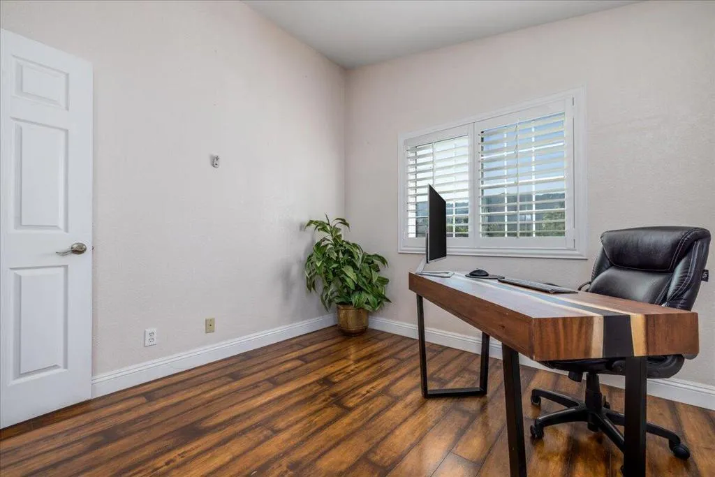31-Bedroom 3