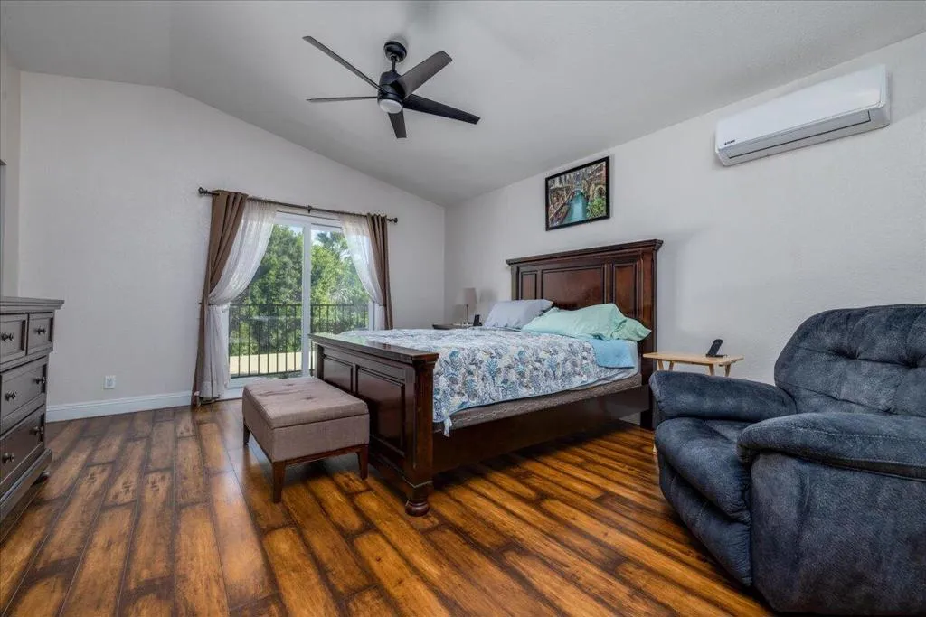 19-Primary Bedroom