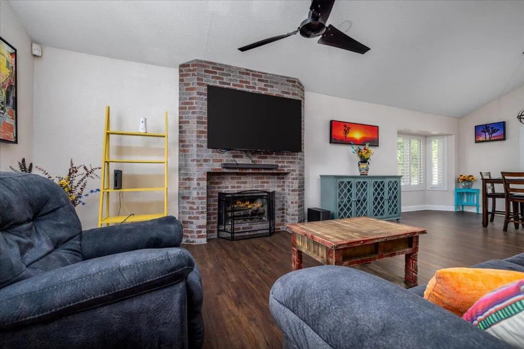 02-Living Room
