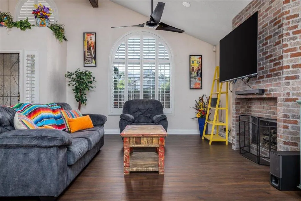 03-Living Room