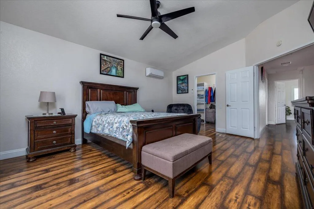20-Primary Bedroom