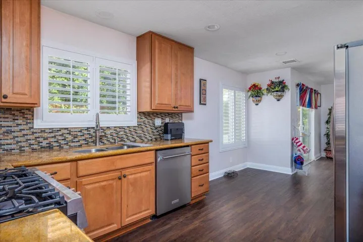 08-Kitchen