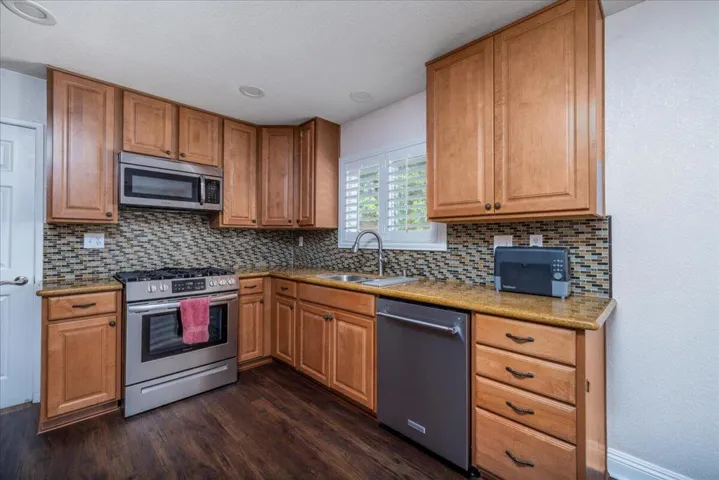 12-Kitchen