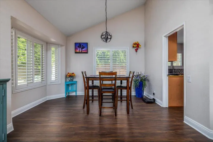 06-Dining Room