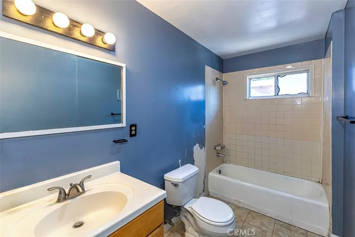 15011 La Mesa, La Mirada, California 90638