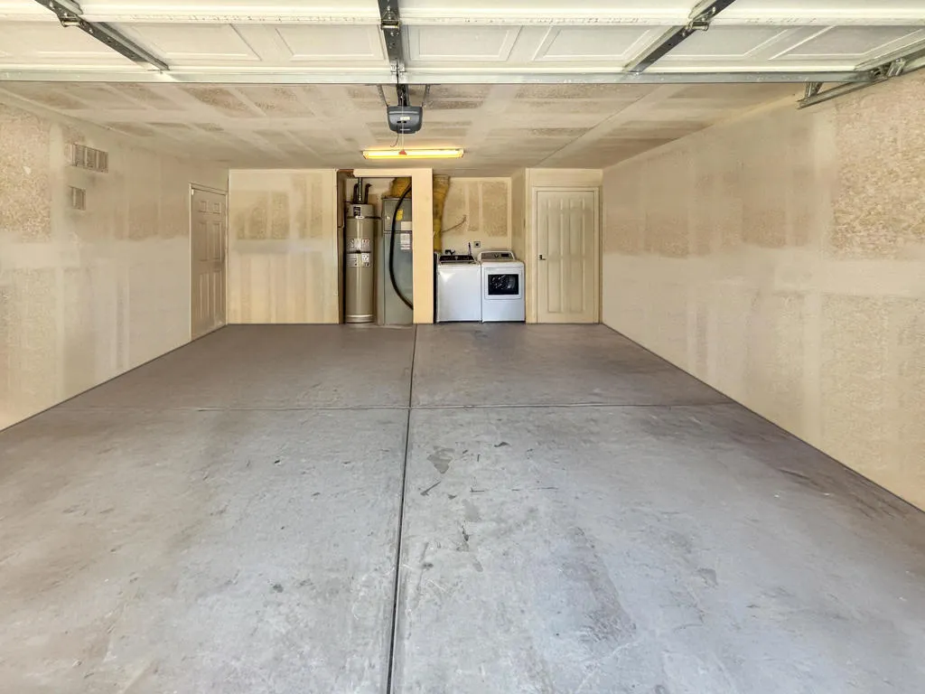 52402 Michelle Drive, Coachella, California 92236 home-pic-18