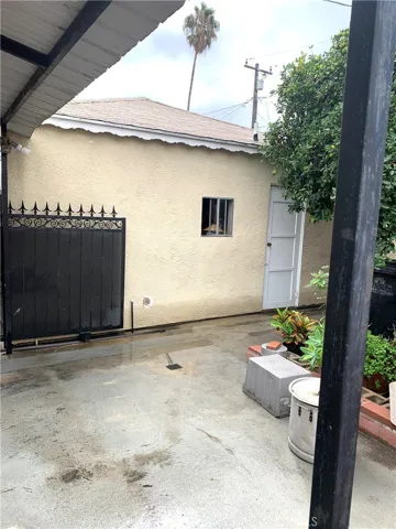 Detached Garage