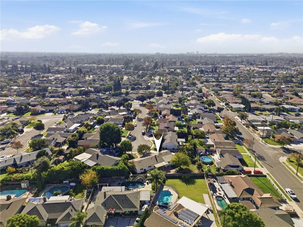 335 N London Place, Anaheim, California 92806 home-pic-35