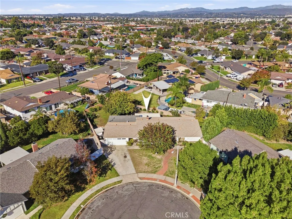 335 N London Place, Anaheim, California 92806 home-pic-37