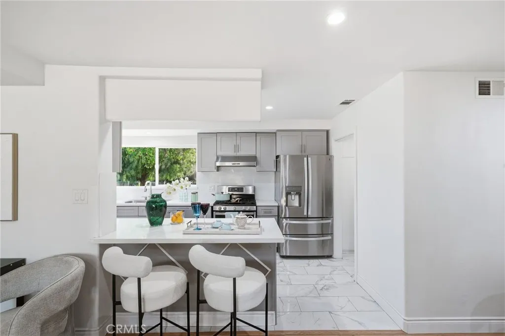 335 N London Place, Anaheim, California 92806 home-pic-8