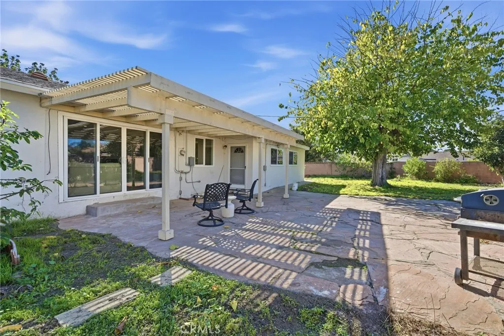 335 N London Place, Anaheim, California 92806 home-pic-28