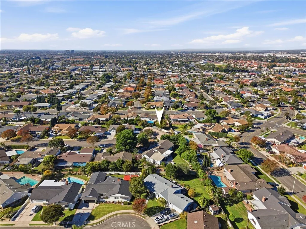 335 N London Place, Anaheim, California 92806 home-pic-36