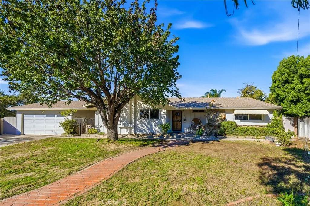 335 N London Place, Anaheim, California 92806 home-pic-2